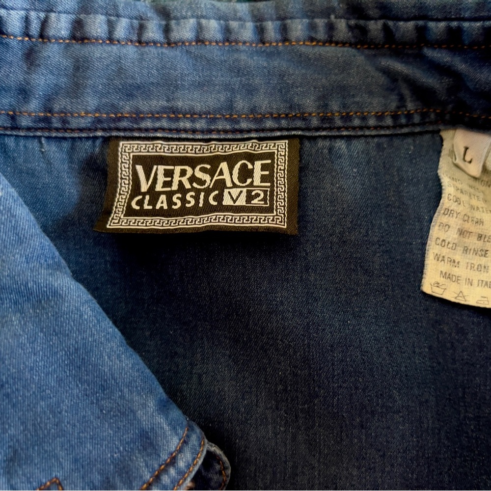 Men’s Versace Classic V2 button down casual long sleeve, dark denim. Great Cond.